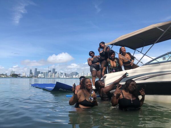 Crownline - Image 30