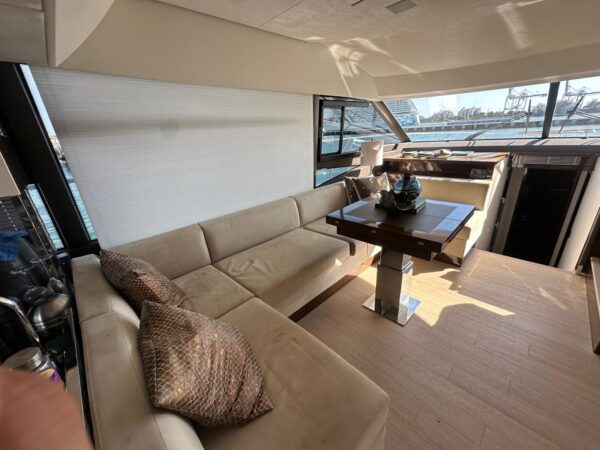 Prestige 65 - Image 13