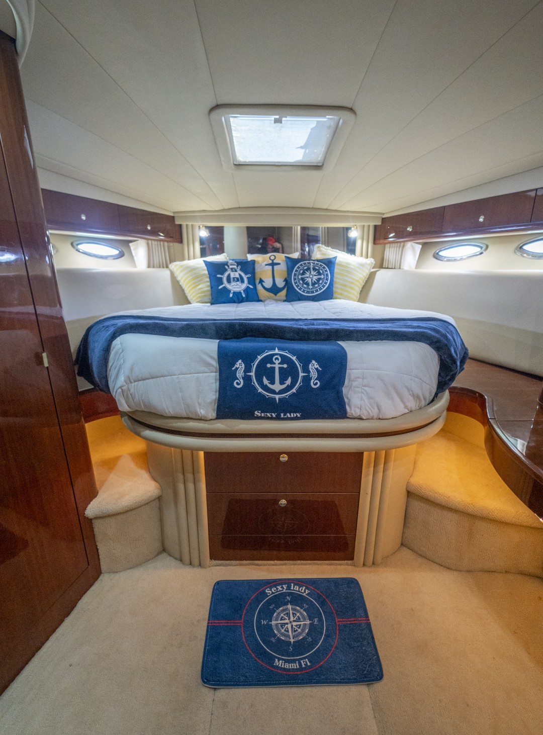 Sea Ray 60 - Image 17