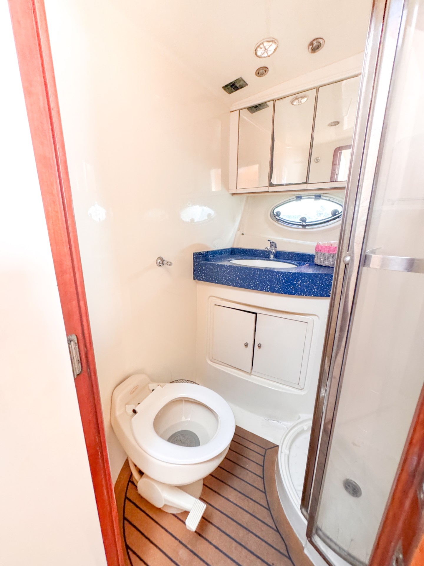 Rodman 48 - Image 28